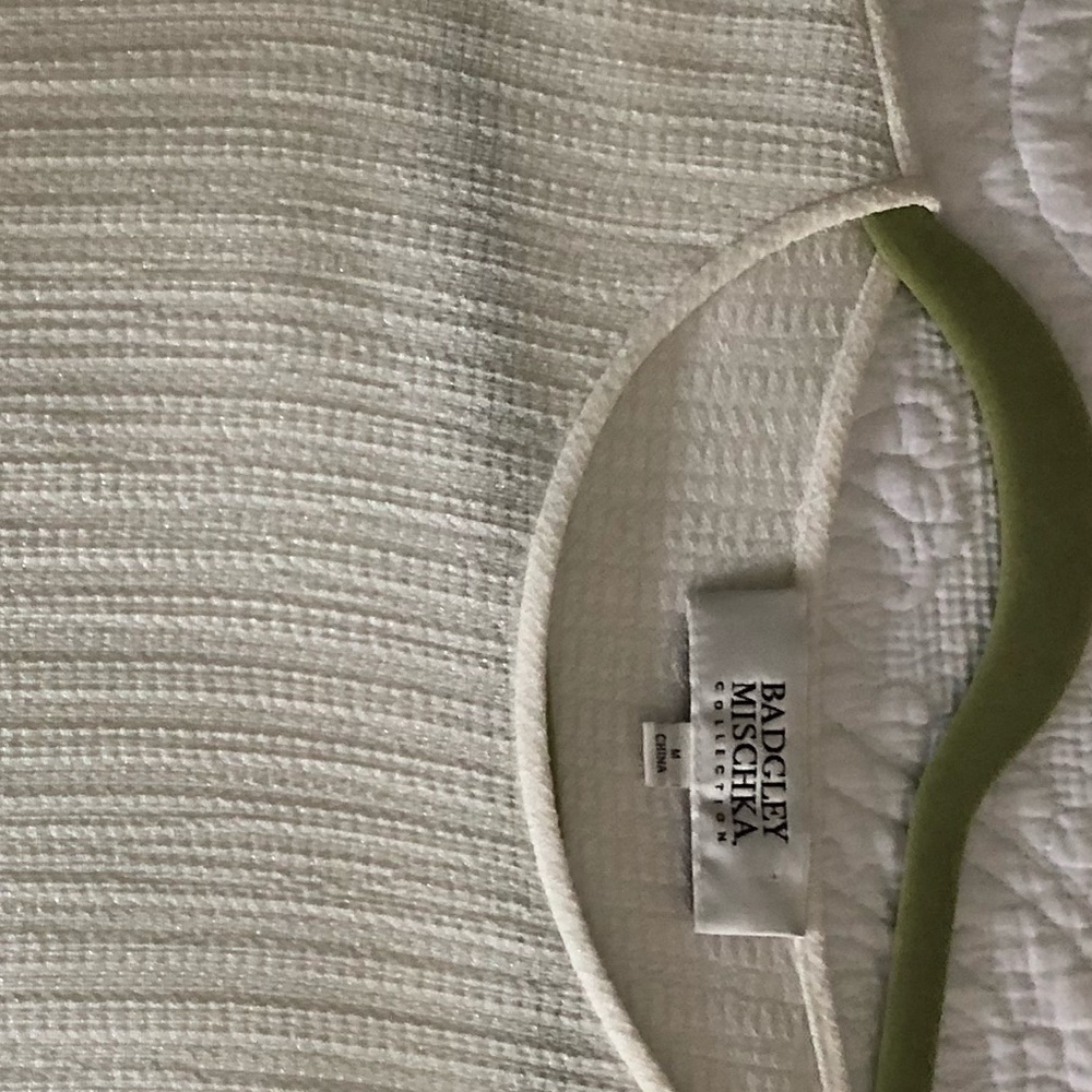 Badgley Mischka short sleeve top
